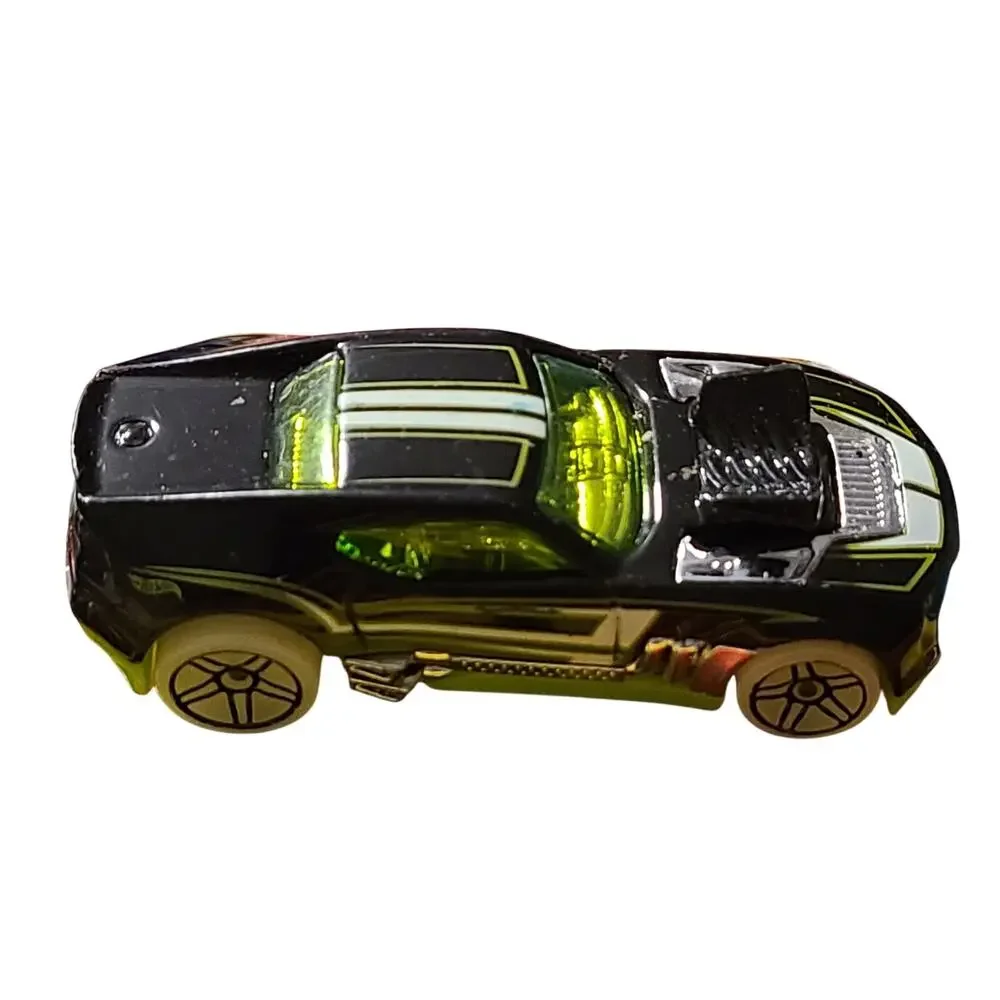 2010 Hot Wheels Twinduction Diecast Car Toy Black Green White
